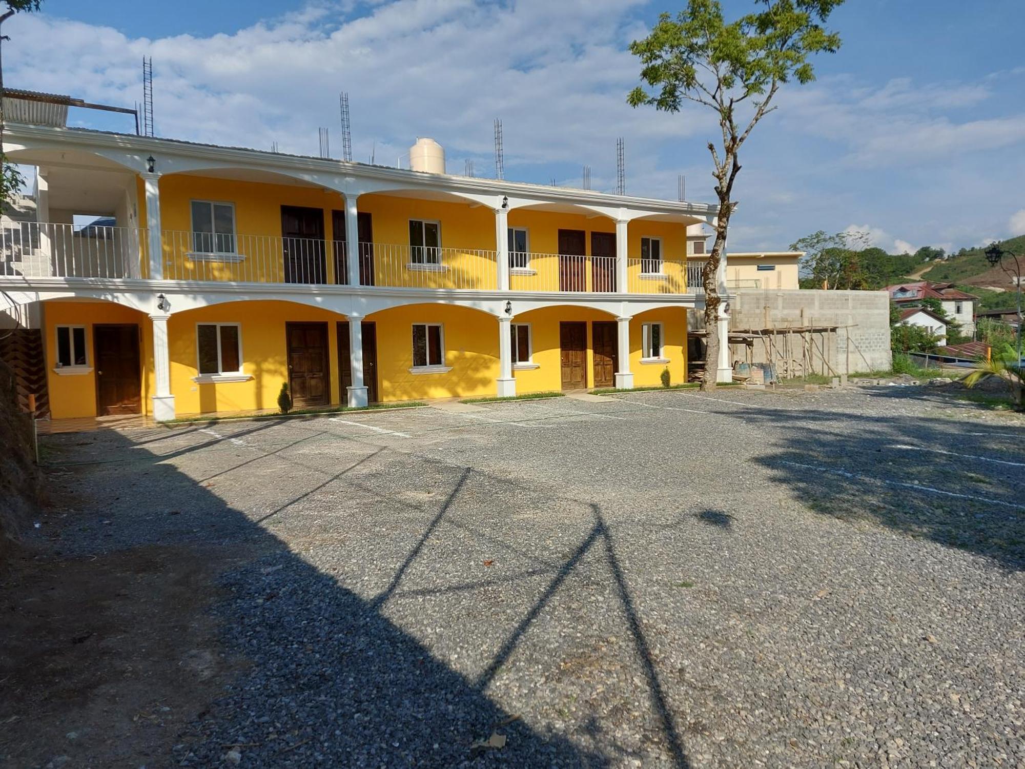 Hotel Los Reyes Coban Exterior photo