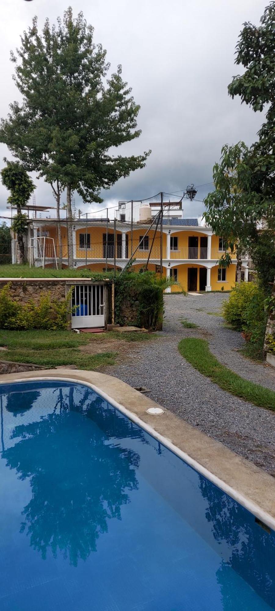 Hotel Los Reyes Coban Exterior photo